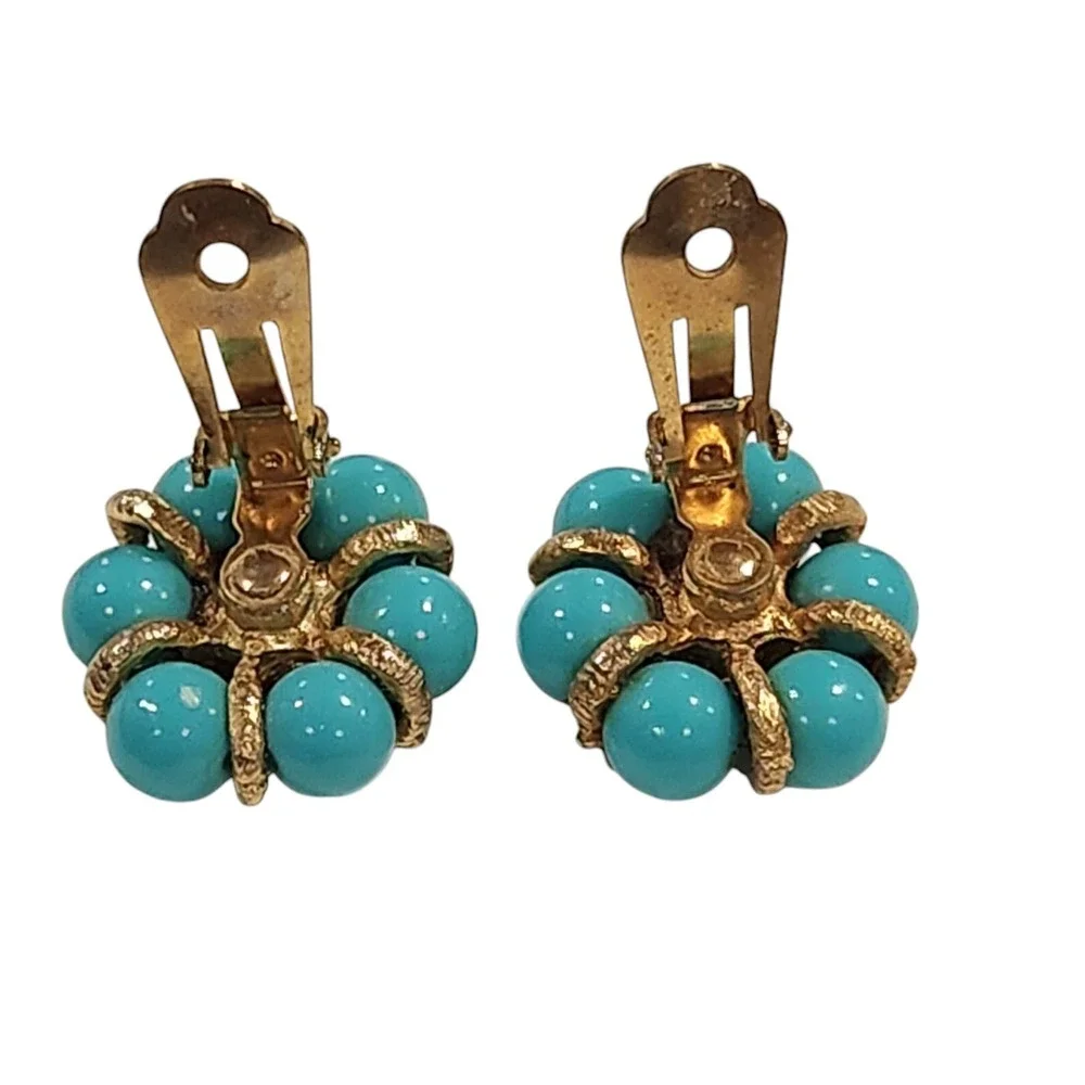 Vintage Mid-Century Gold-tone Trefoil Leaf Turquoise Beads Clip-on Stud Earrings